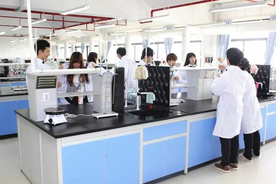 标签应用无处不在,化学实验室不干胶标签的运用