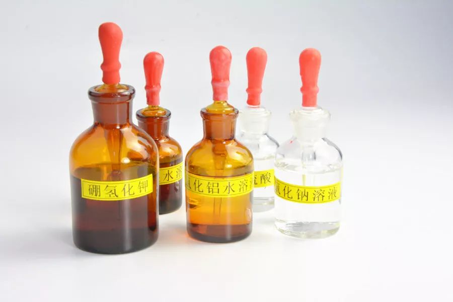 标签应用无处不在,化学实验室不干胶标签的运用