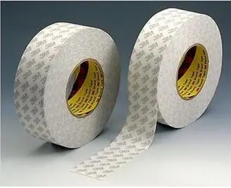 如何检查双面胶标签的粘性。